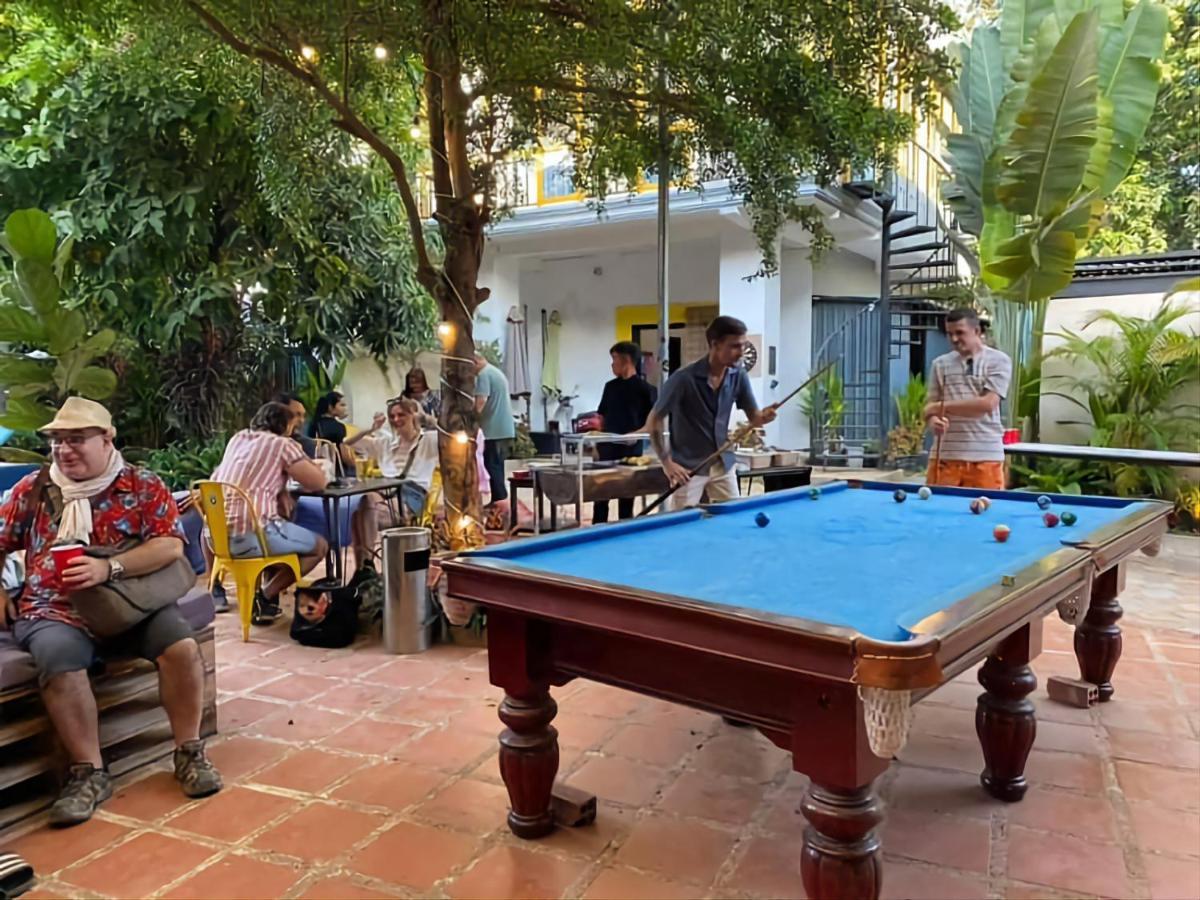 Revolution Siem Reap Vandrehjem Eksteriør billede